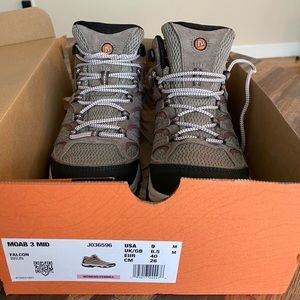 MERRELL MOAB 3 MID HIKING SHOES - Brand New